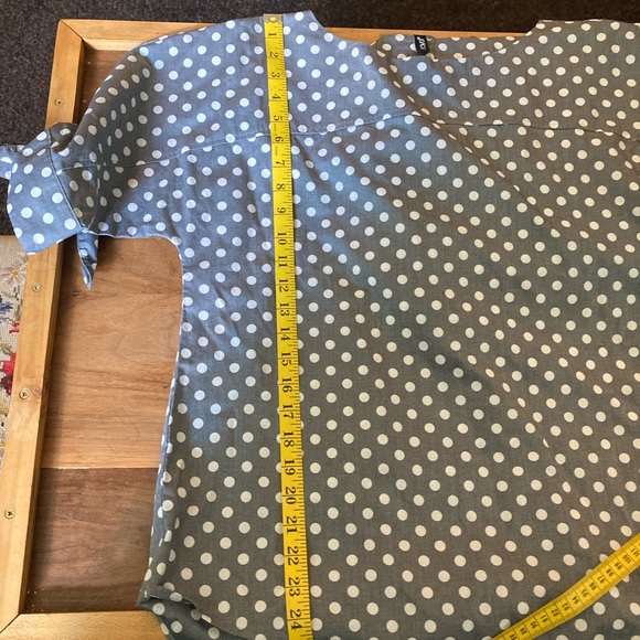 Ravel gray and white polka dot top size M - Picture 6 of 8